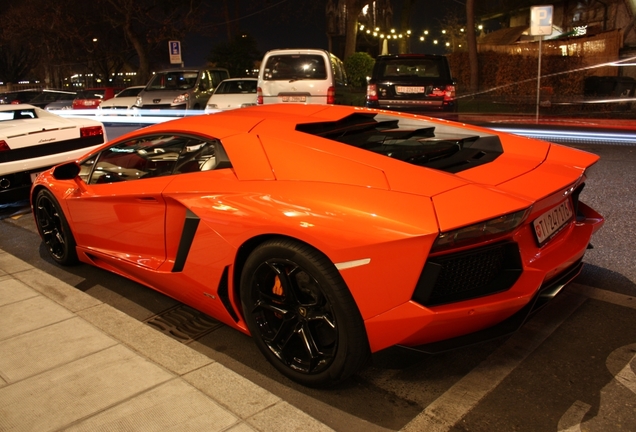 Lamborghini Aventador LP700-4