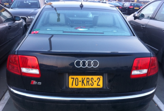 Audi S8 D3