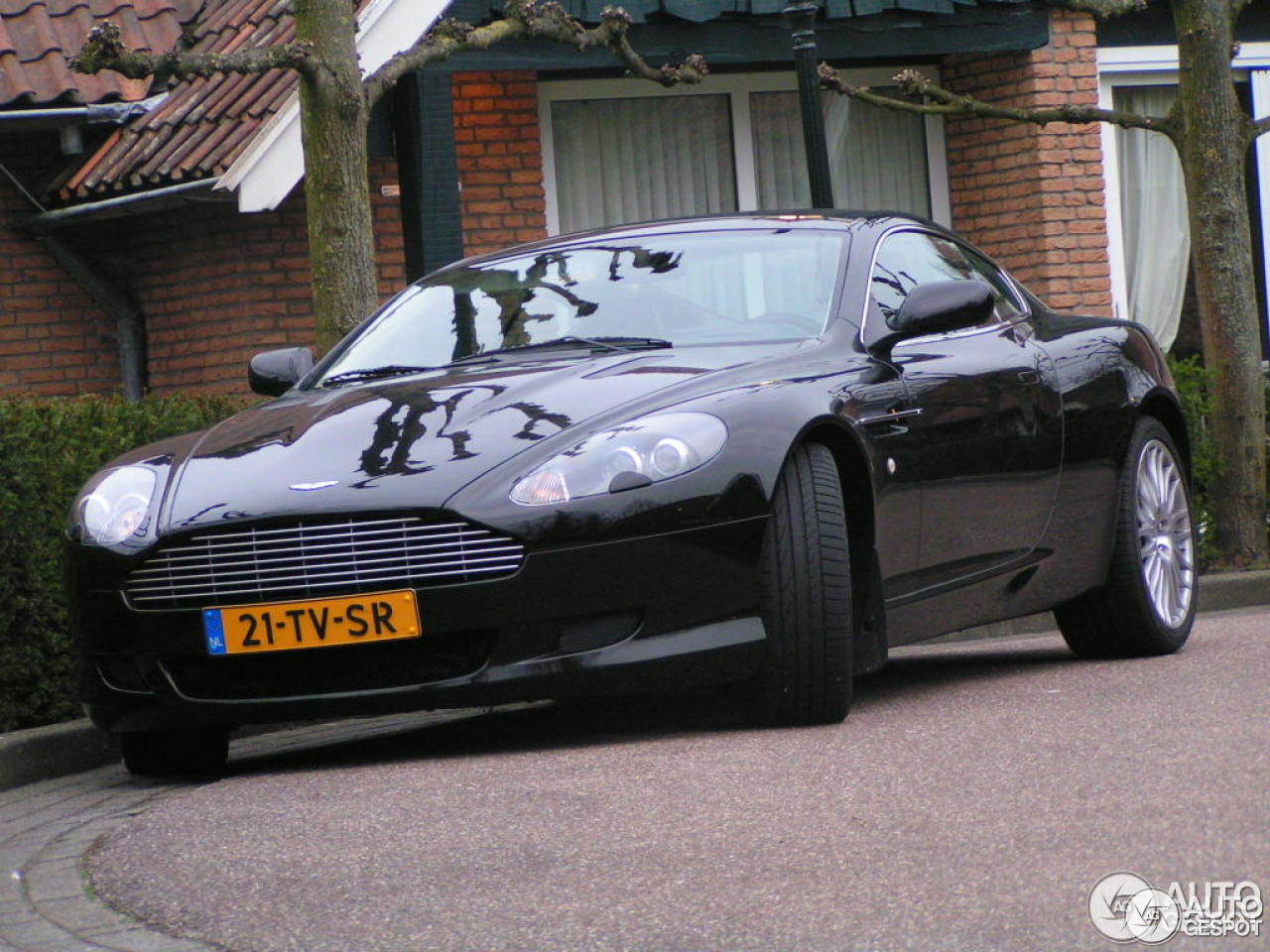 Aston Martin DB9