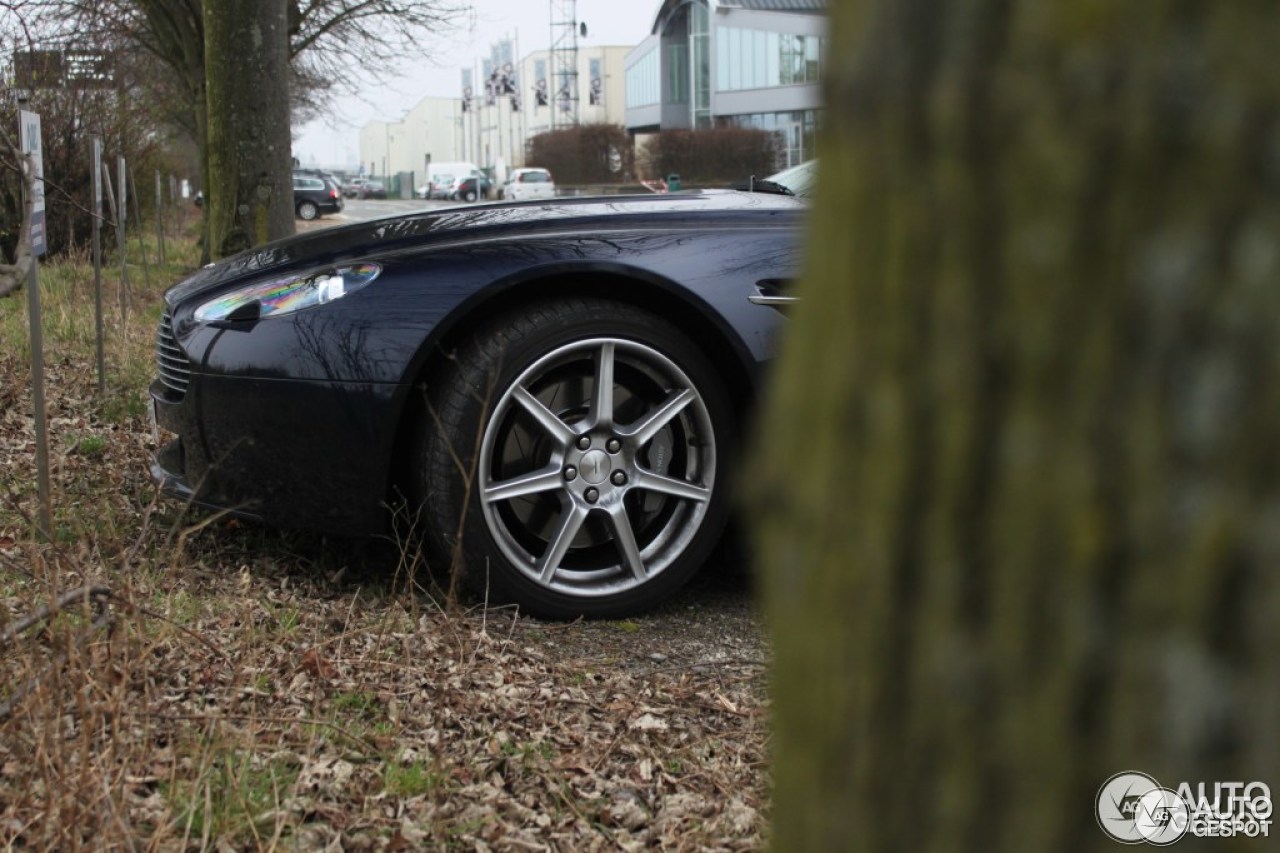 Aston Martin V8 Vantage Roadster