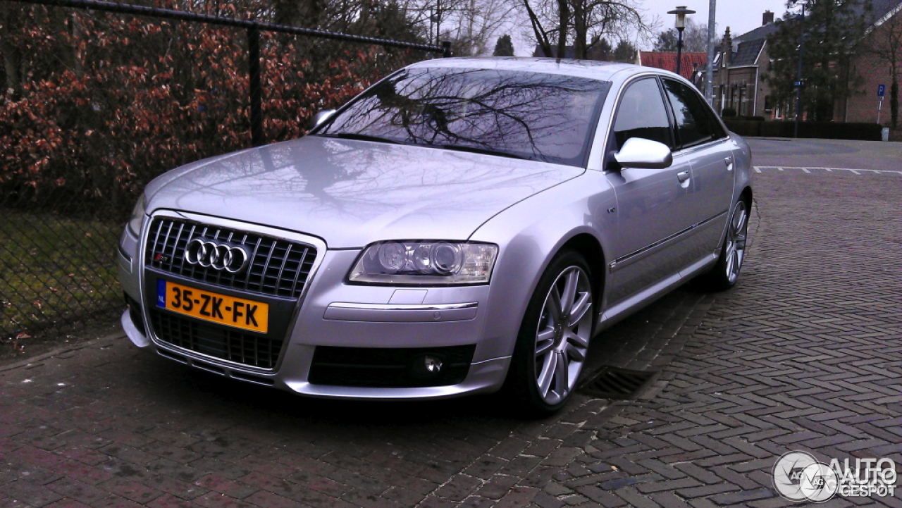 Audi S8 D3