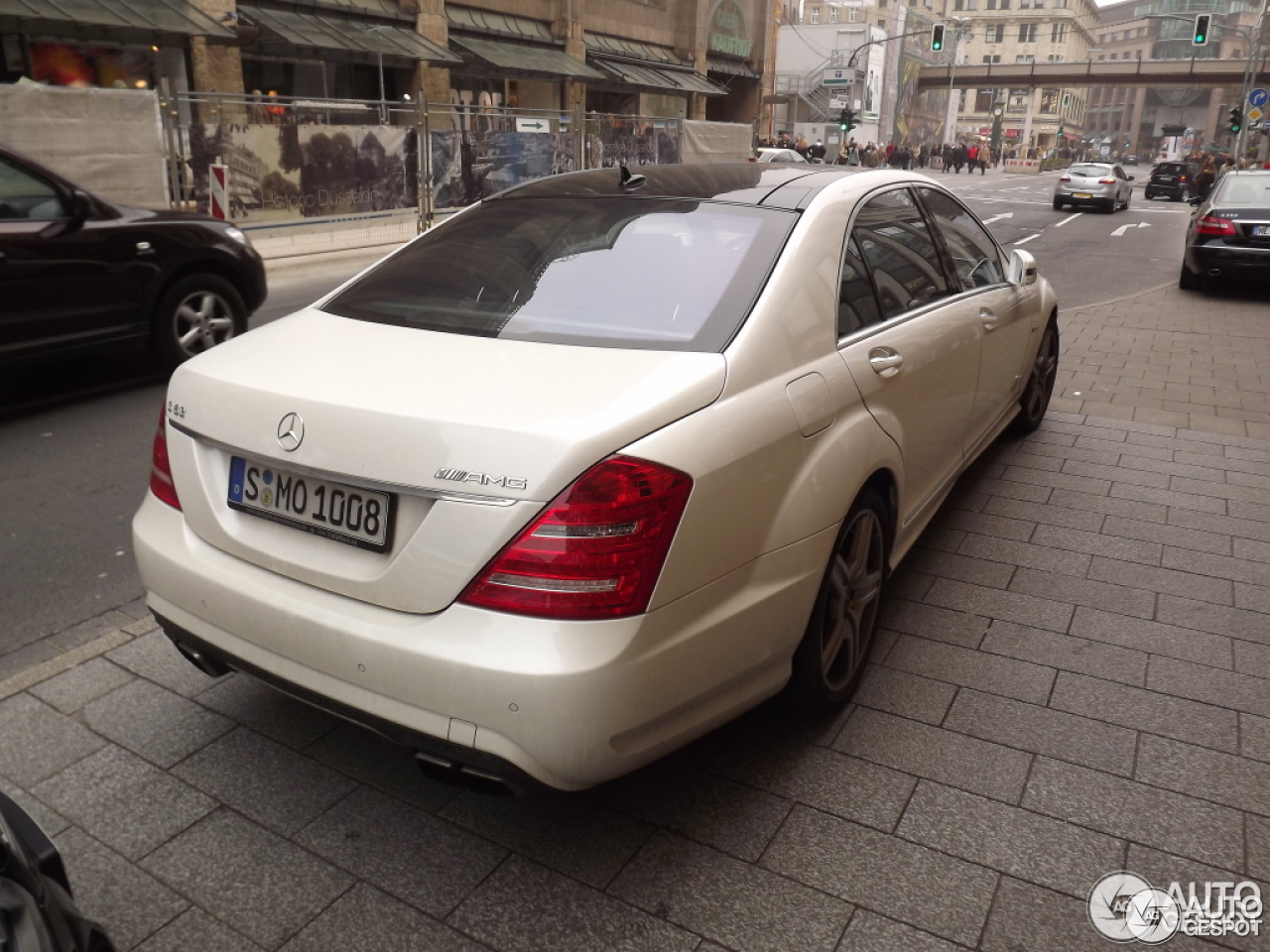 Mercedes-Benz S 63 AMG W221 2011