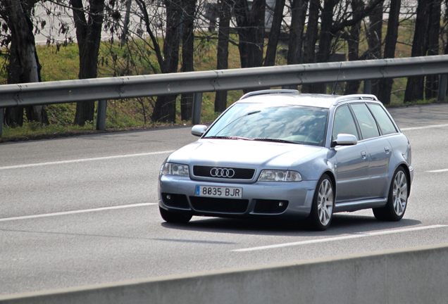 Audi RS4 Avant B5