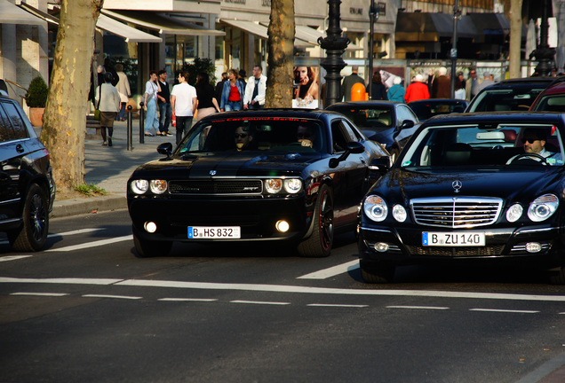 Dodge Challenger SRT-8