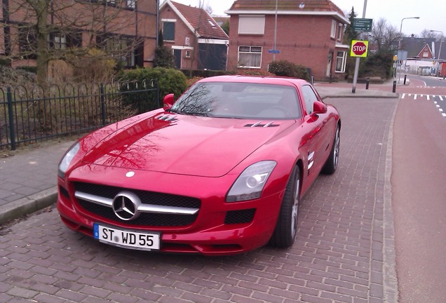 Mercedes-Benz SLS AMG