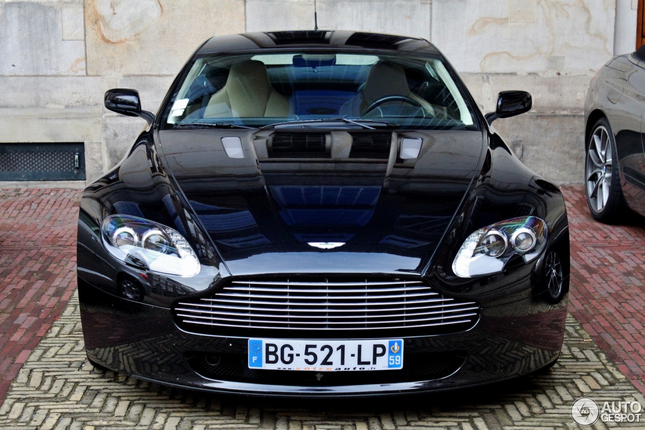 Aston Martin V8 Vantage