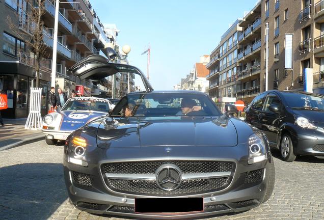 Mercedes-Benz SLS AMG