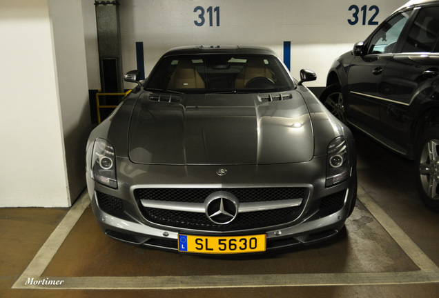 Mercedes-Benz SLS AMG