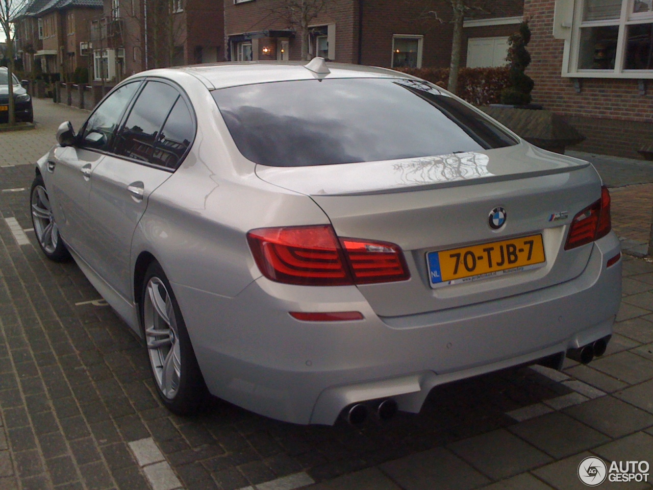 BMW M5 F10 2011