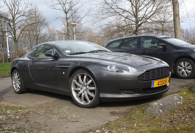 Aston Martin DB9