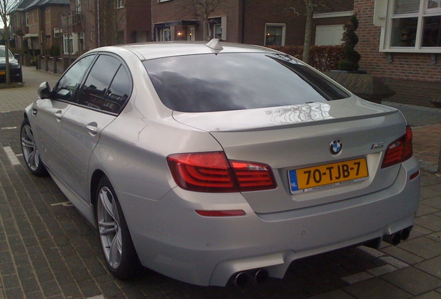 BMW M5 F10 2011