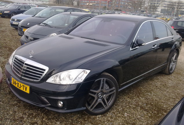 Mercedes-Benz S 65 AMG V221