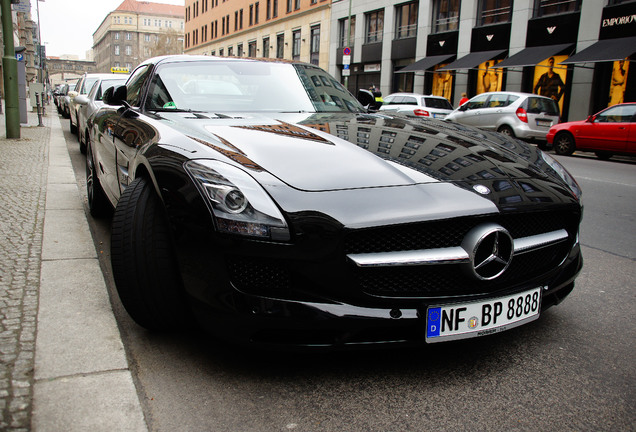 Mercedes-Benz SLS AMG