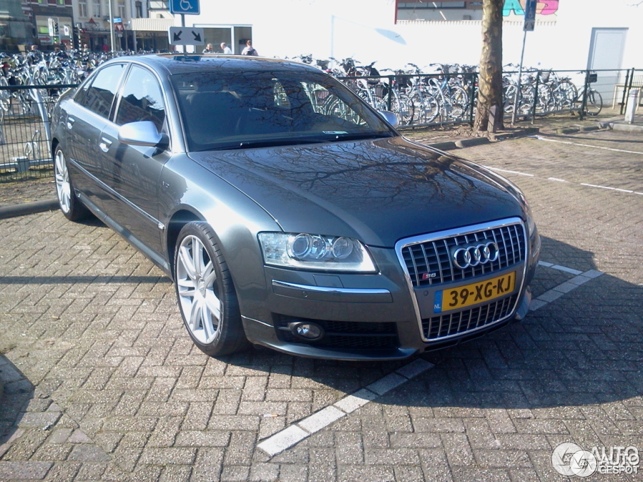 Audi S8 D3