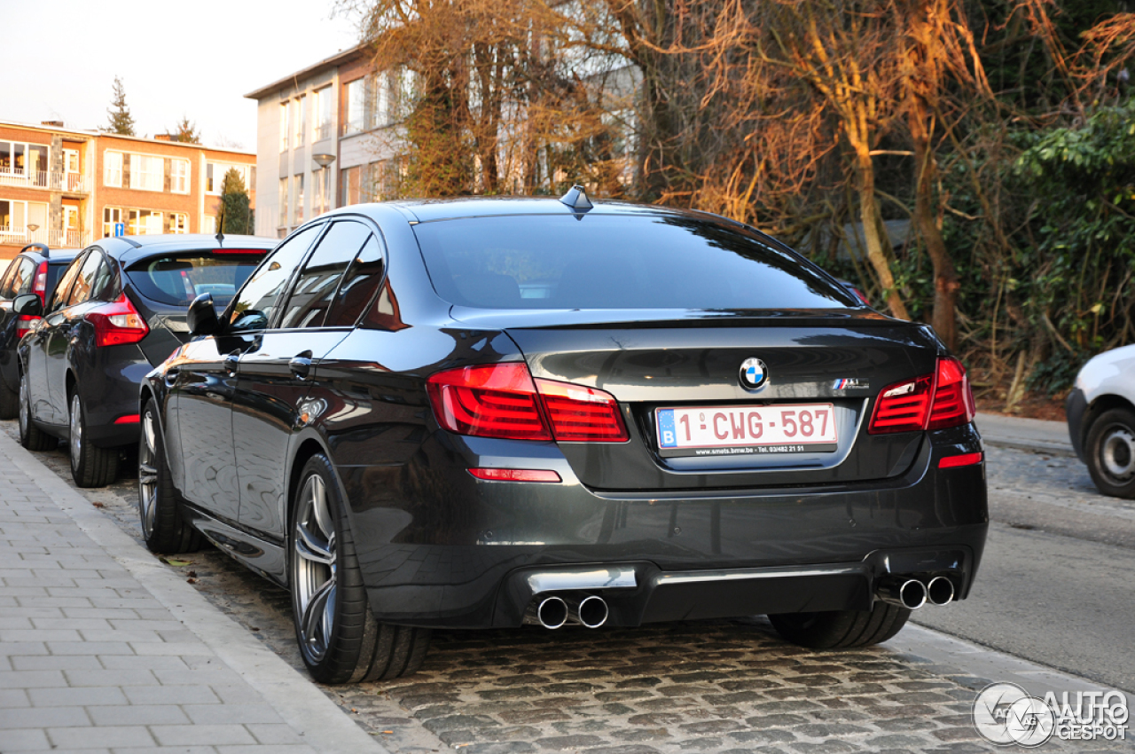 BMW M5 F10 2011