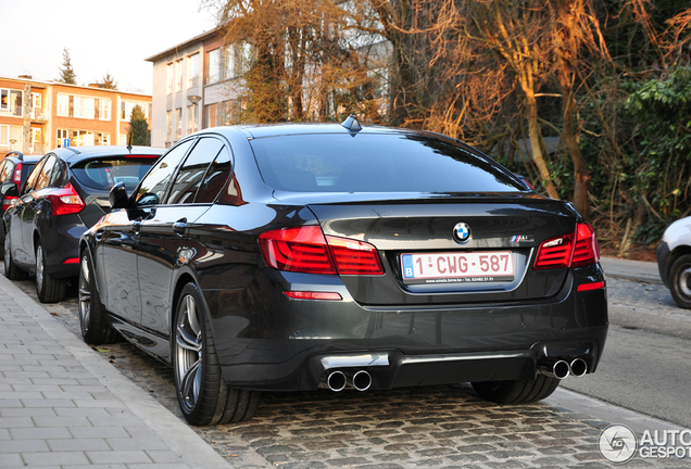 BMW M5 F10 2011