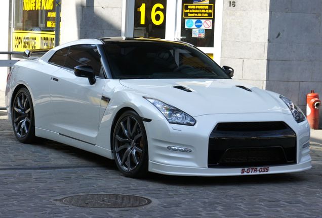 Nissan GT-R 2011