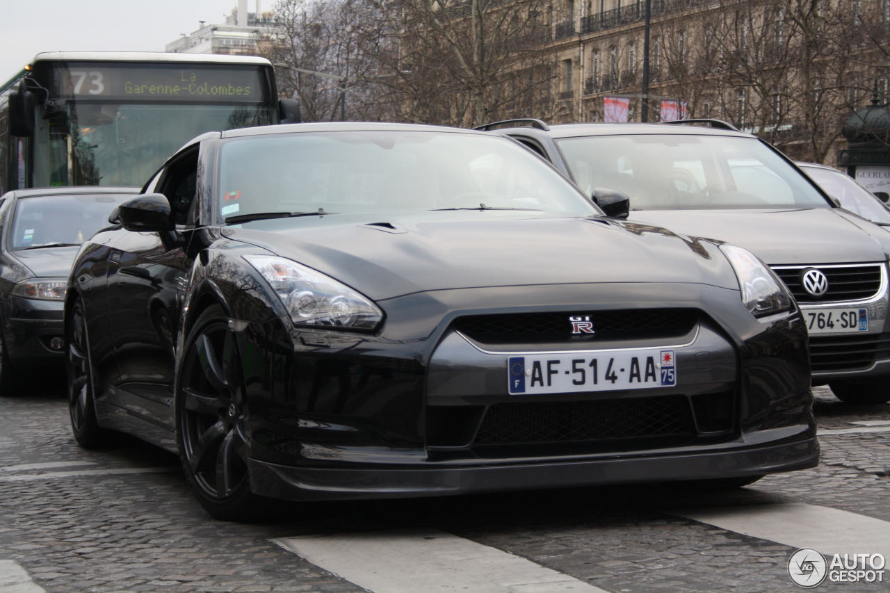 Nissan GT-R