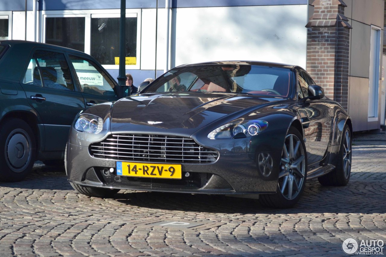 Aston Martin V8 Vantage S