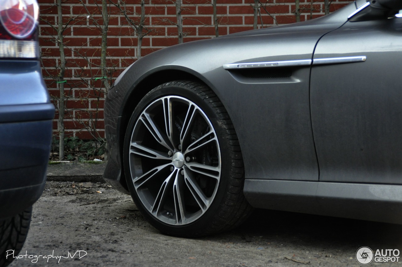 Aston Martin Virage 2011