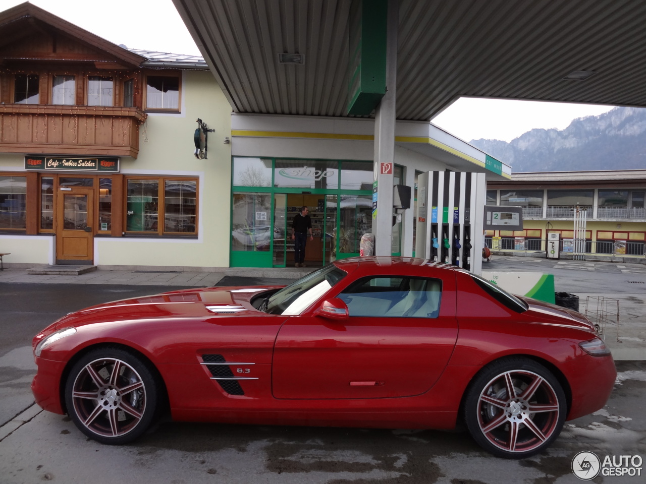 Mercedes-Benz SLS AMG