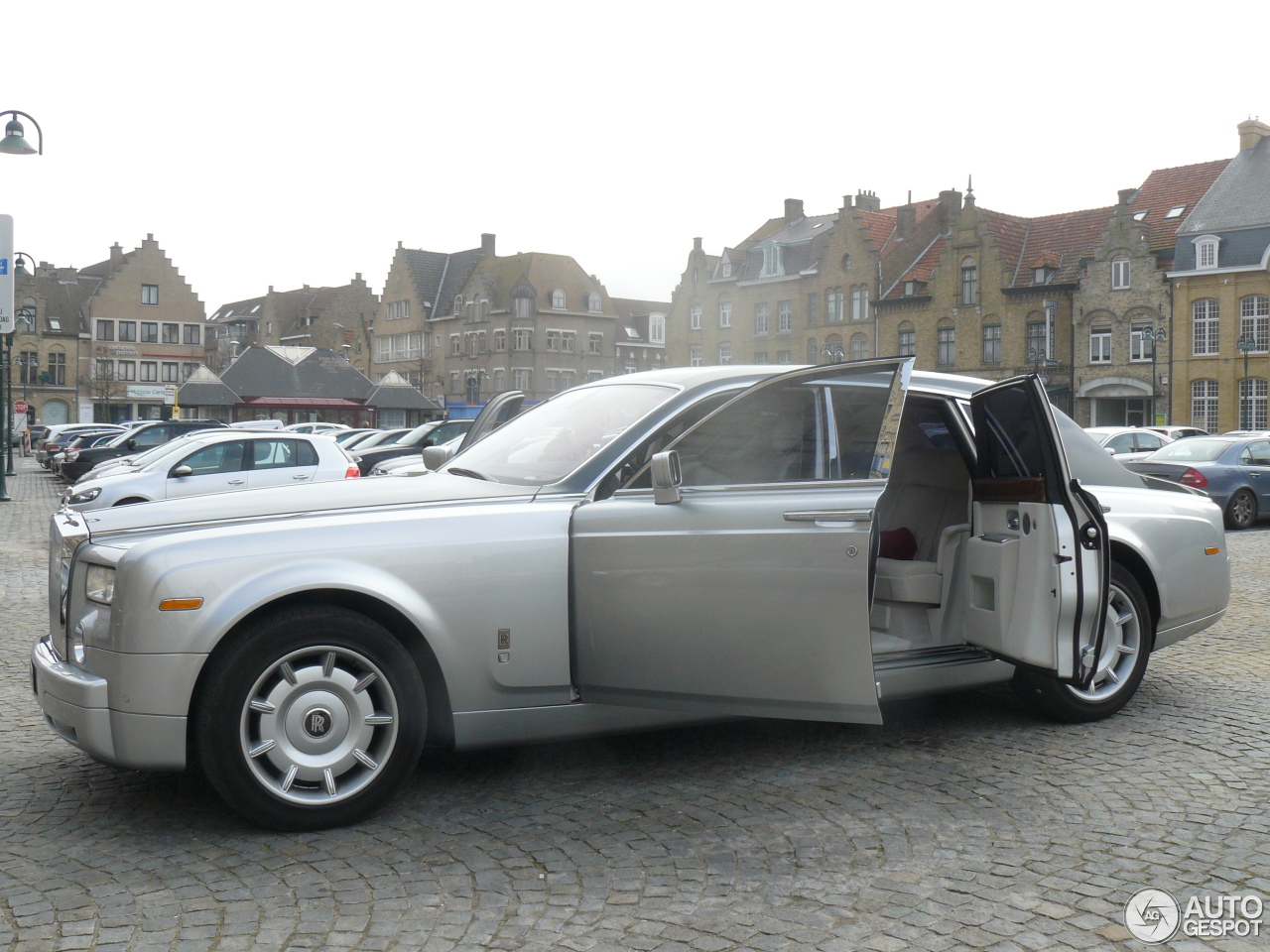 Rolls-Royce Phantom