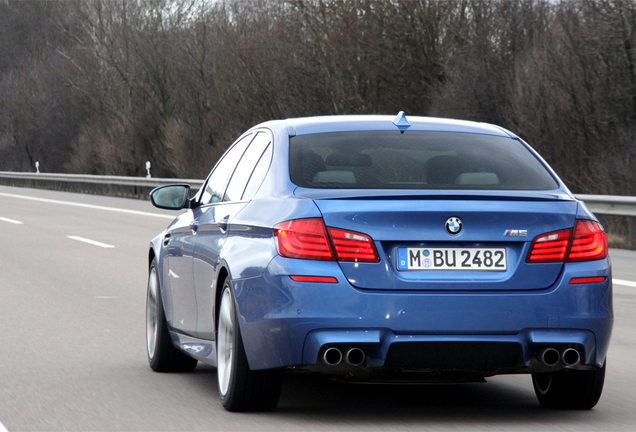 BMW M5 F10 2011