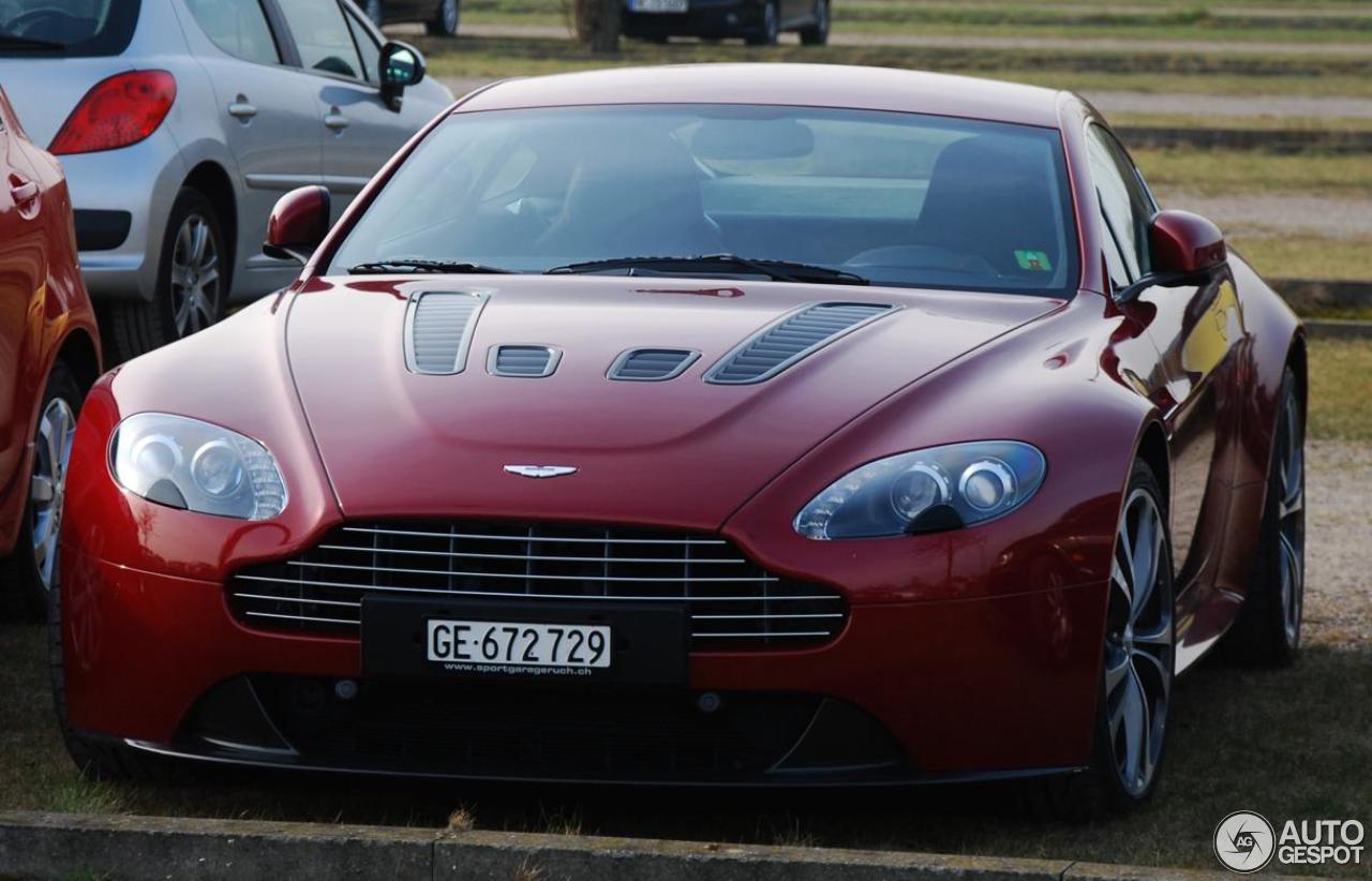 Aston Martin V12 Vantage