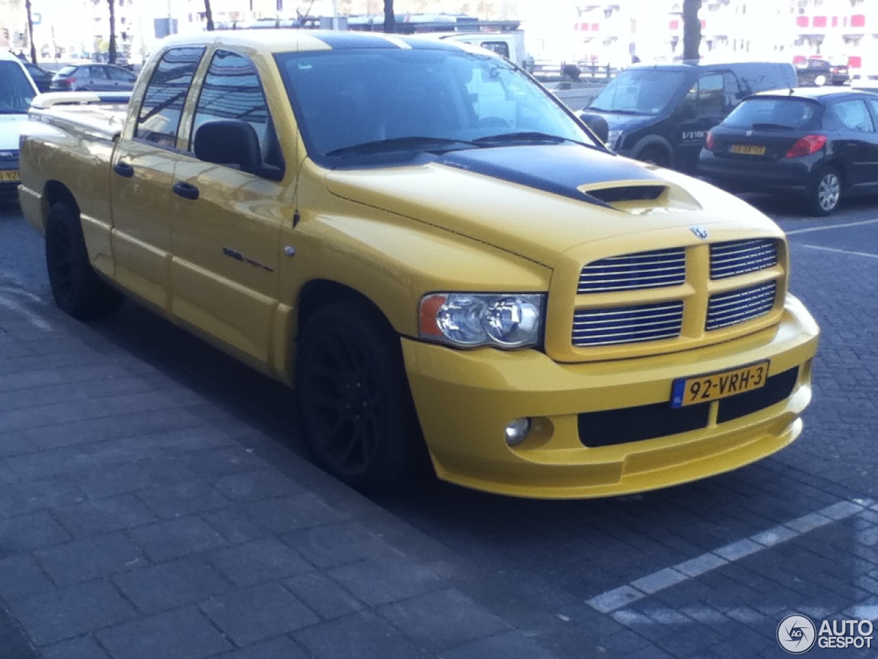 Dodge RAM SRT-10 Quad-Cab Yellow Fever Edition