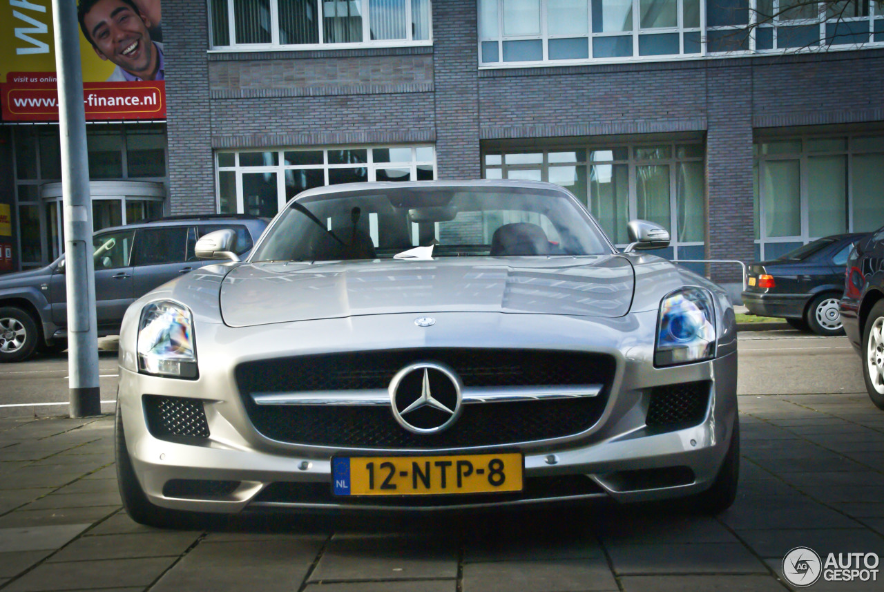 Mercedes-Benz SLS AMG