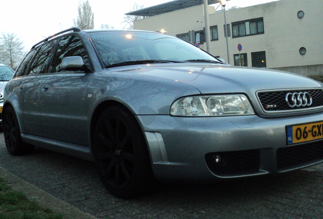 Audi RS4 Avant B5