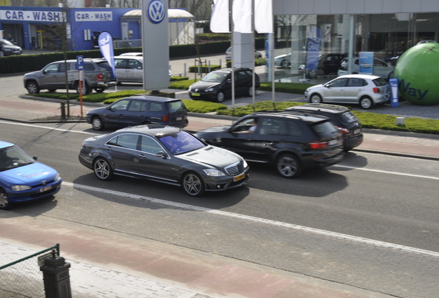 Mercedes-Benz S 65 AMG V221