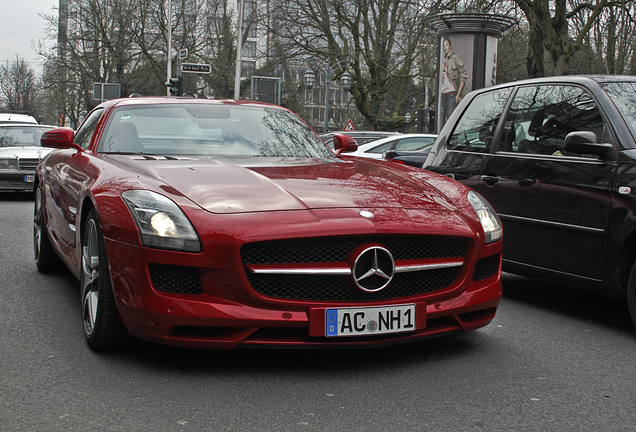 Mercedes-Benz SLS AMG