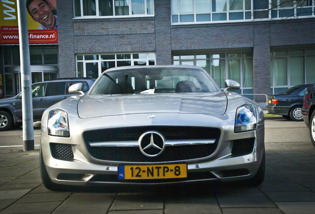 Mercedes-Benz SLS AMG