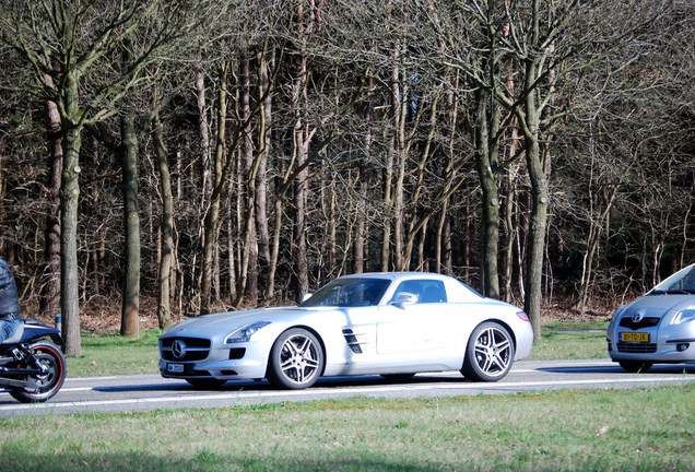 Mercedes-Benz SLS AMG