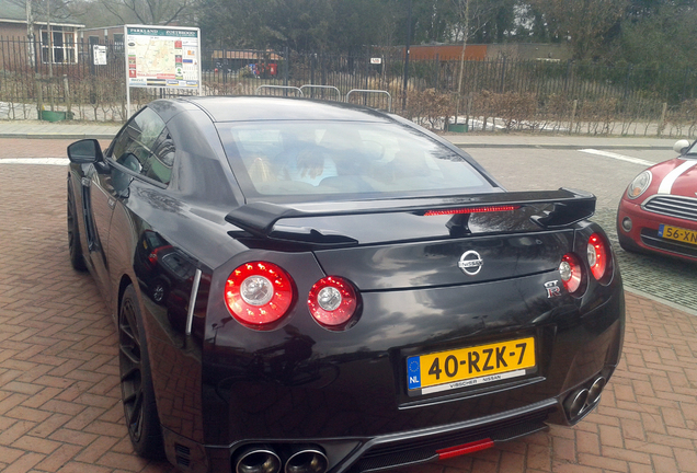 Nissan GT-R 2011