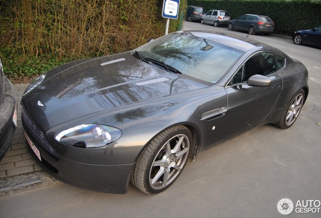 Aston Martin V8 Vantage