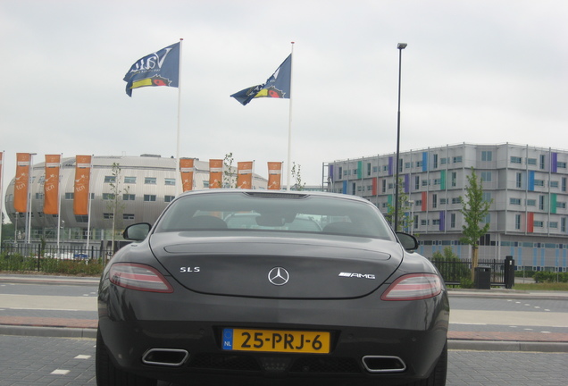 Mercedes-Benz SLS AMG