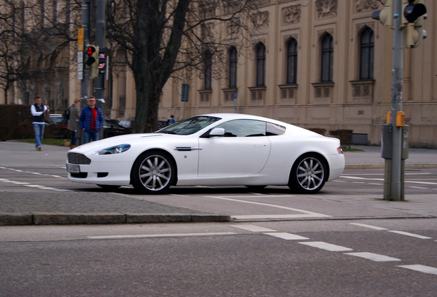 Aston Martin DB9