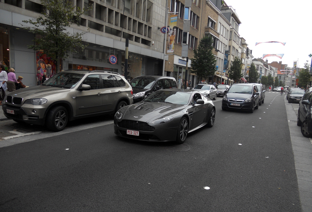 Aston Martin V12 Vantage