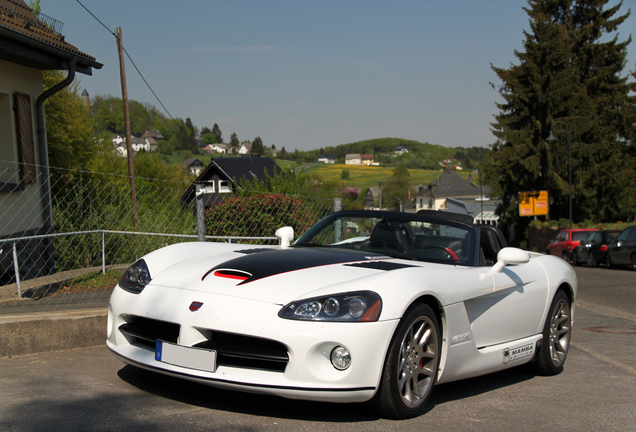 Dodge Viper SRT-10 Roadster White Mamba Edition