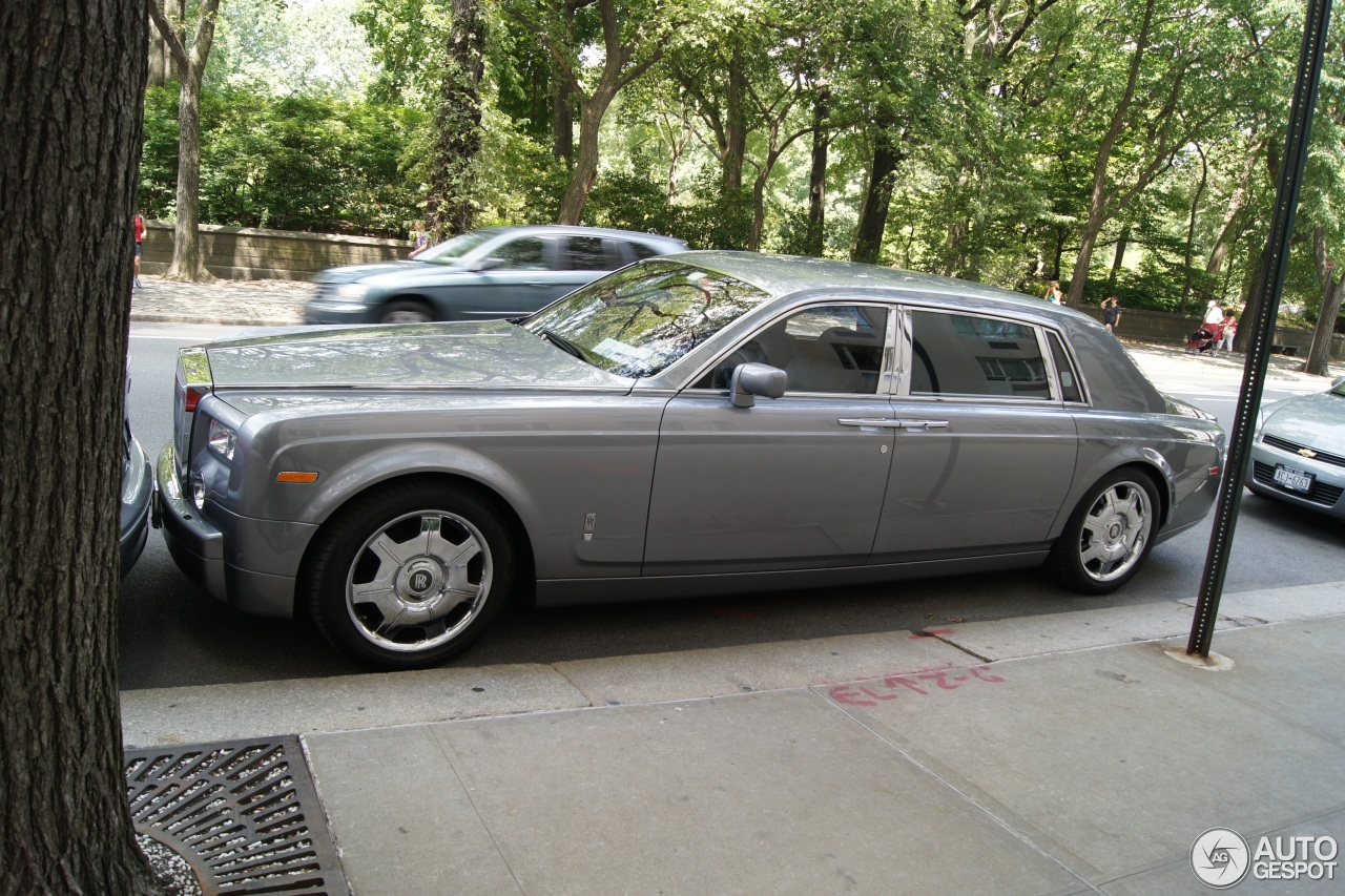 Rolls-Royce Phantom EWB