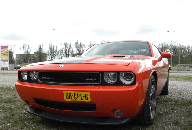 Dodge Challenger SRT-8