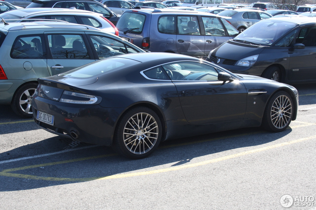 Aston Martin V8 Vantage