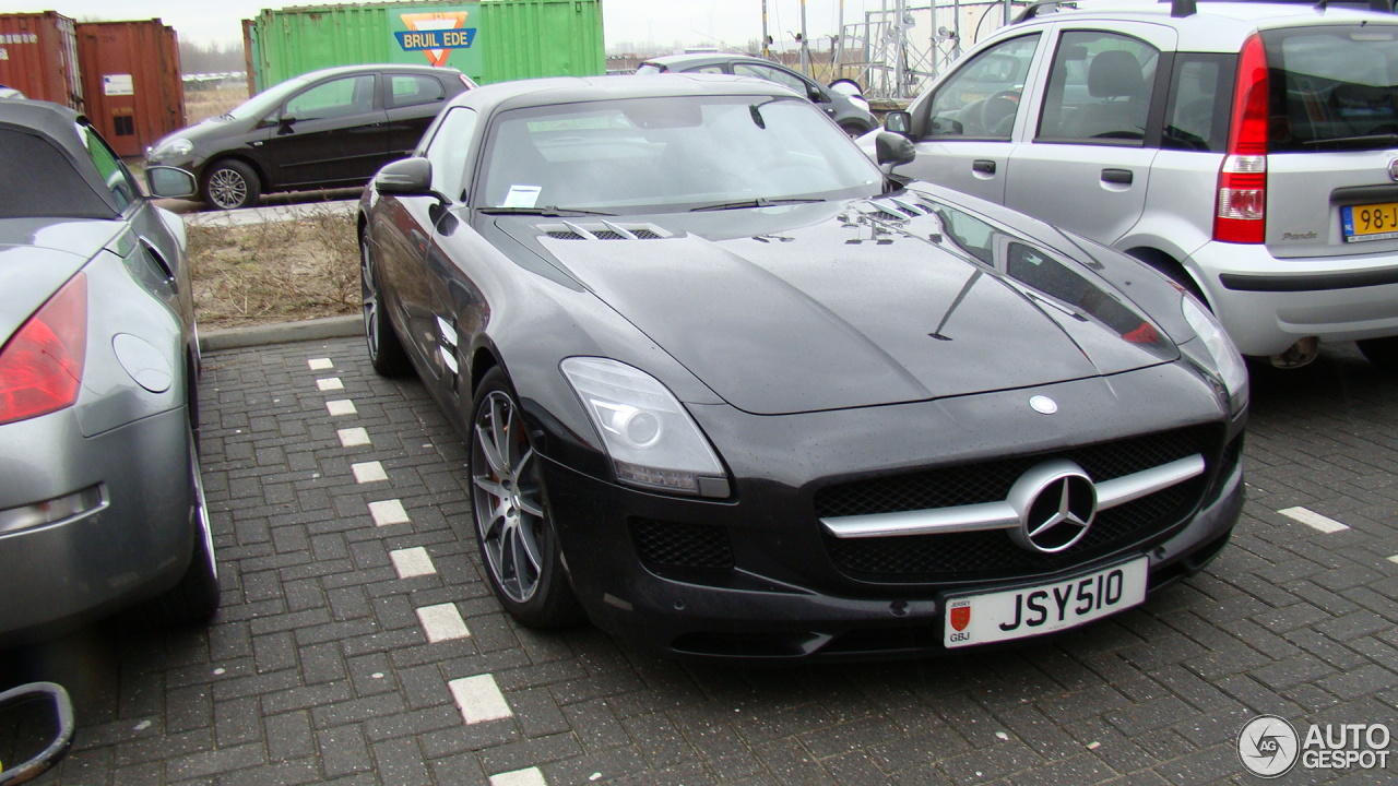 Mercedes-Benz SLS AMG