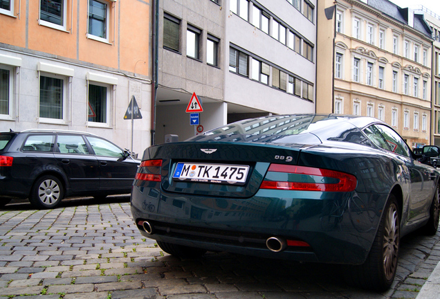 Aston Martin DB9