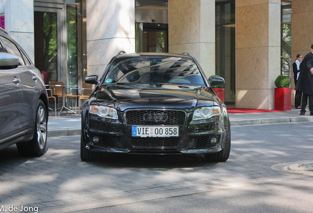 Audi RS4 Avant B7