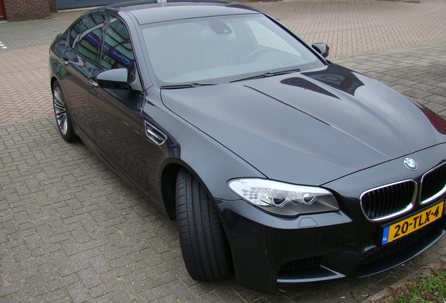 BMW M5 F10 2011