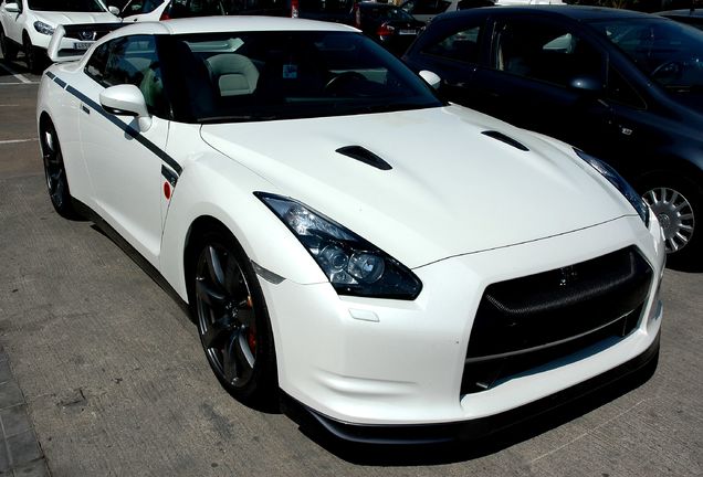 Nissan GT-R