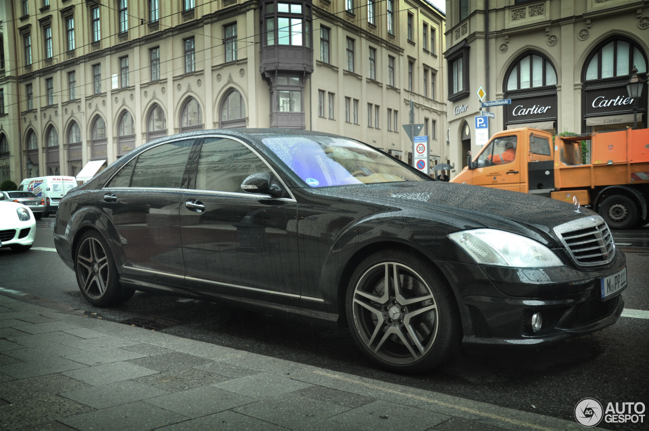 Mercedes-Benz S 65 AMG V221